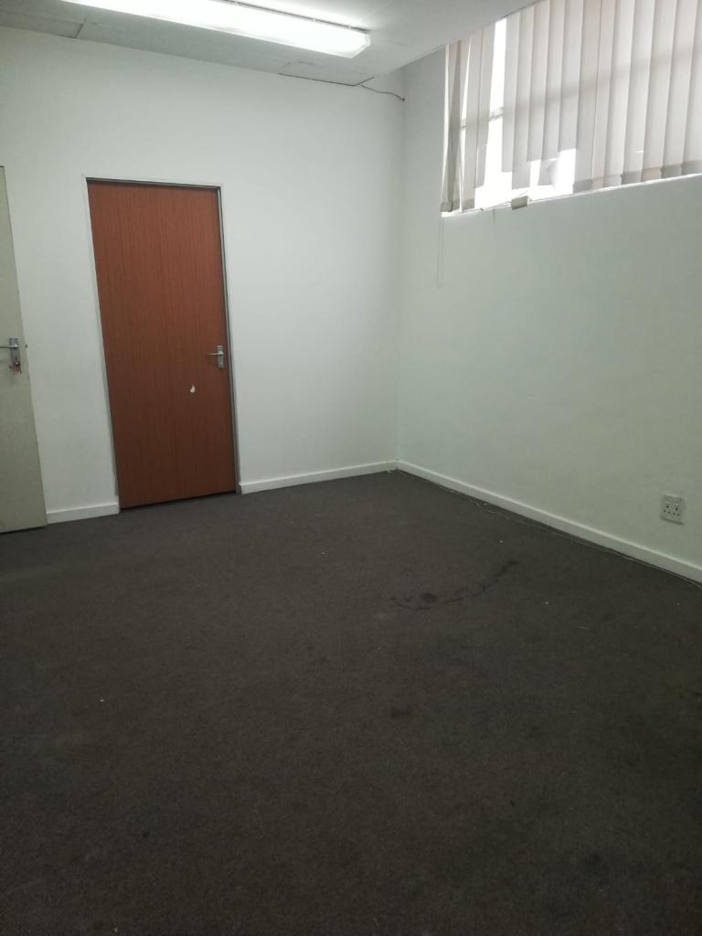 GOODWOOD 22M² SMALL OFFICE TO LET Divaris